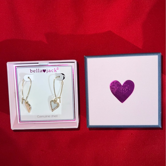 Heart 🩷 Genuine Shell (NIB) - Picture 2 of 2